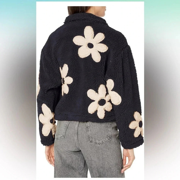 *Final Price* BLANK NYC Luxury Sherpa Floral Patch NWT Large Revolve Shacket - Picture 2 of 9